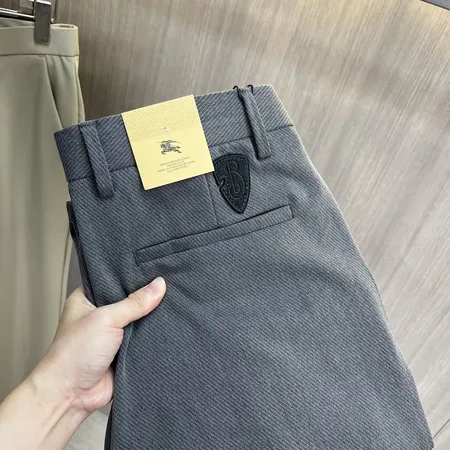 バーバリー ス カジュアルパンツ