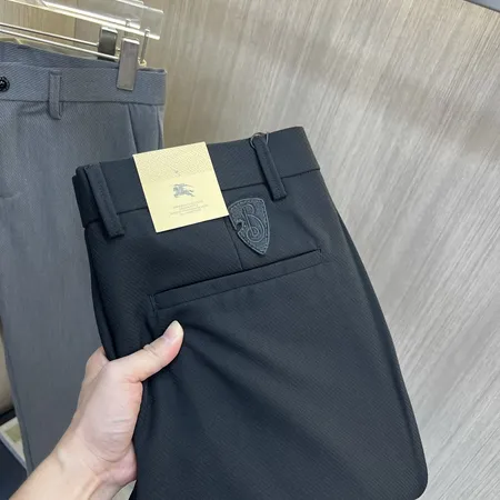 バーバリー ス カジュアルパンツ