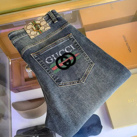 グッチ ジーンズ
