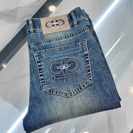 フェラガモ ジーンズ