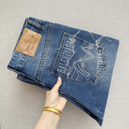 バレンシアガ ジーンズ