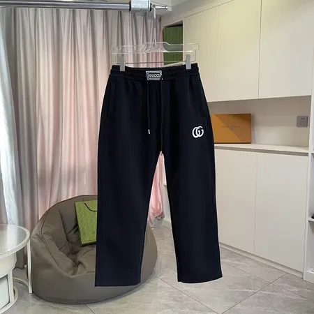 グッチ カジュアルパンツ