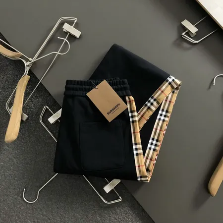 バーバリー ス カジュアルパンツ