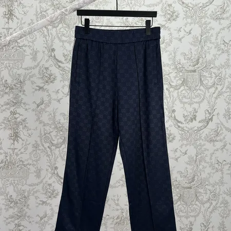 グッチ カジュアルパンツ