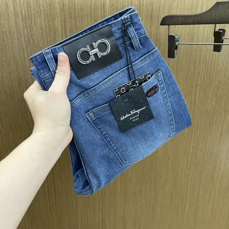 フェラガモ ジーンズ