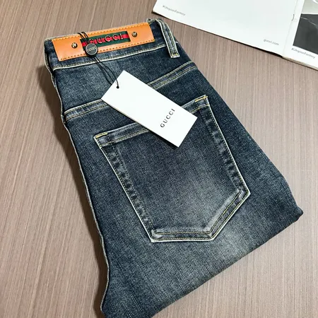 グッチ ジーンズ