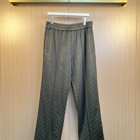 グッチ カジュアルパンツ