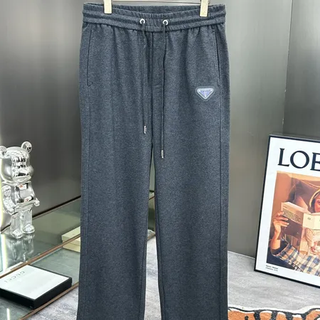 プラダ カジュアルパンツ