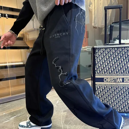 ジバンシィ カジュアルパンツ