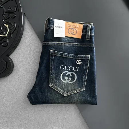 グッチ ジーンズ