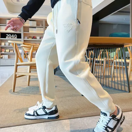 プラダ カジュアルパンツ