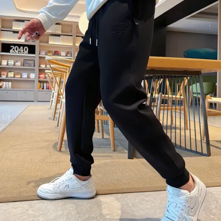 プラダ カジュアルパンツ