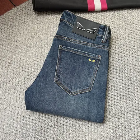 フェンディ ジーンズ