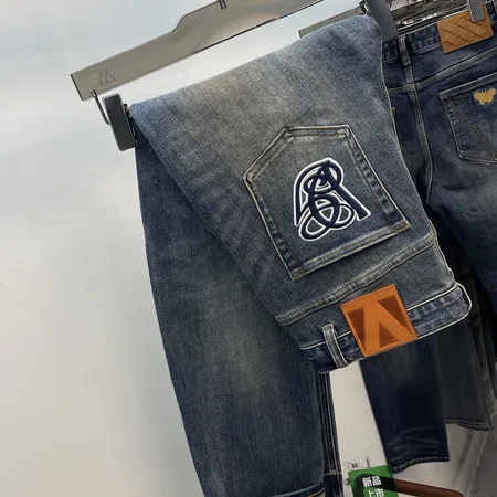 ヴァレンティノ ジーンズ