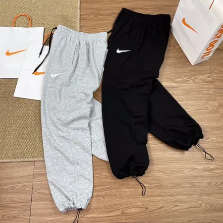 ナイキ カジュアルパンツ