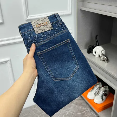 グッチ ジーンズ