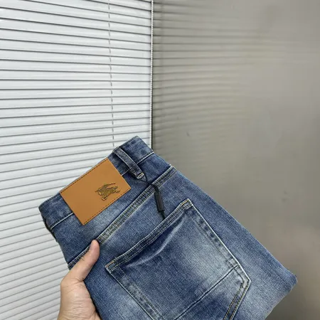 バーバリー ス ジーンズ