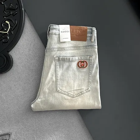グッチ ジーンズ