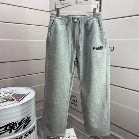 フェンディ カジュアルパンツ