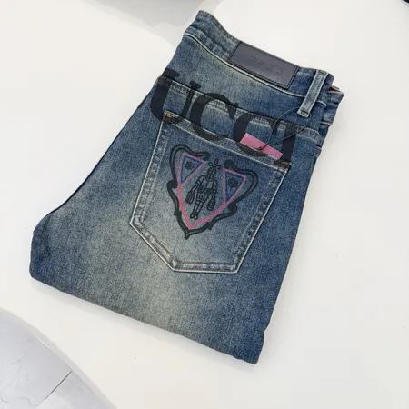 グッチ ジーンズ