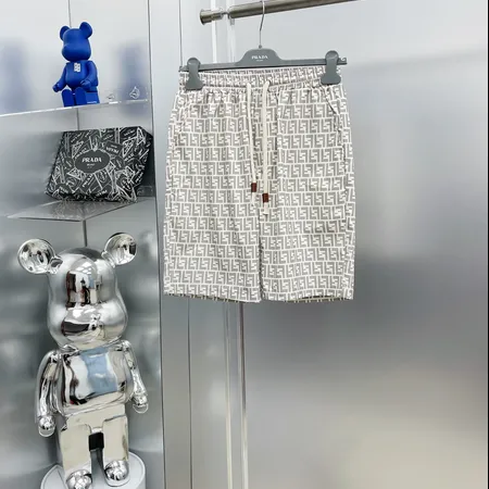 フェンディ ショートパンツ