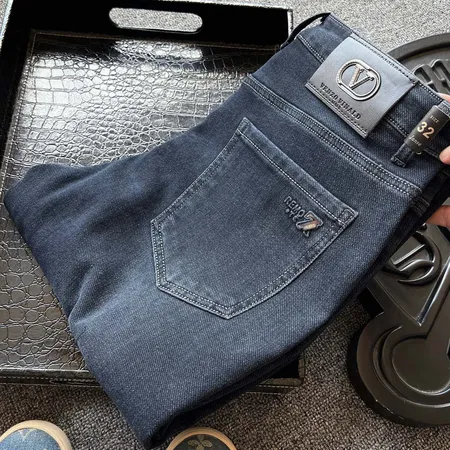 ヴァレンティノ ジーンズ