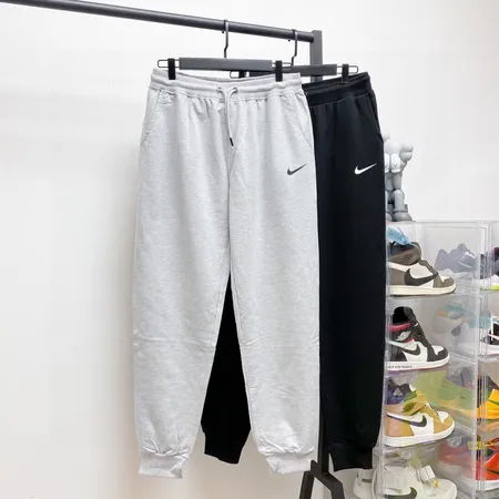ナイキ カジュアルパンツ