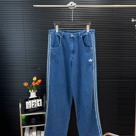 アディダス ジーンズ