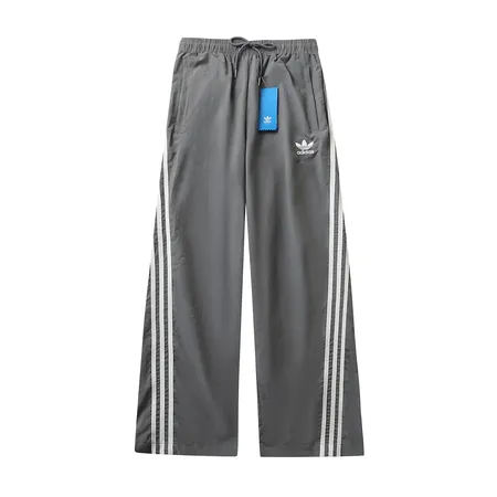 アディダス カジュアルパンツ