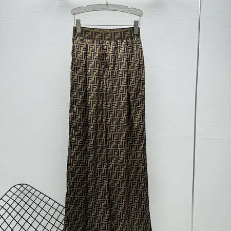 フェンディ カジュアルパンツ