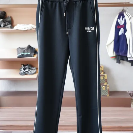 フェンディ カジュアルパンツ
