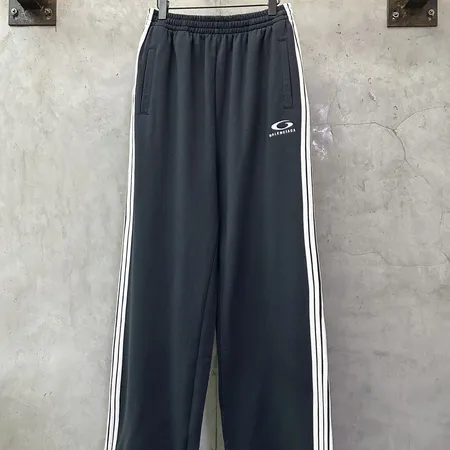 バレンシアガ カジュアルパンツ