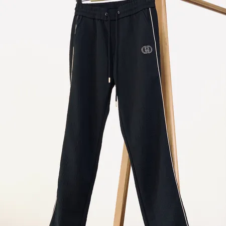 グッチ カジュアルパンツ