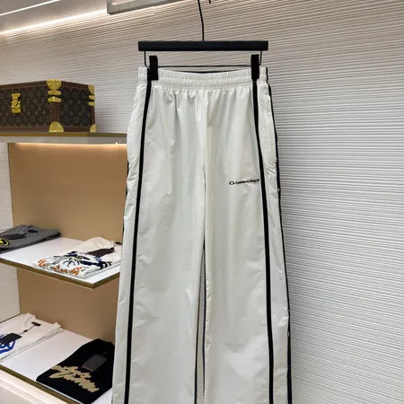 バレンシアガ カジュアルパンツ