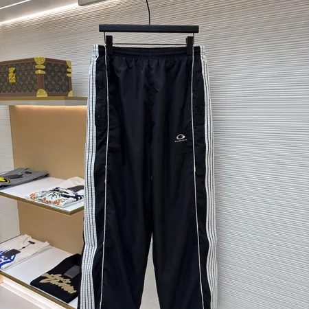 バレンシアガ カジュアルパンツ