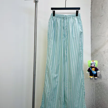 バレンシアガ ジーンズ