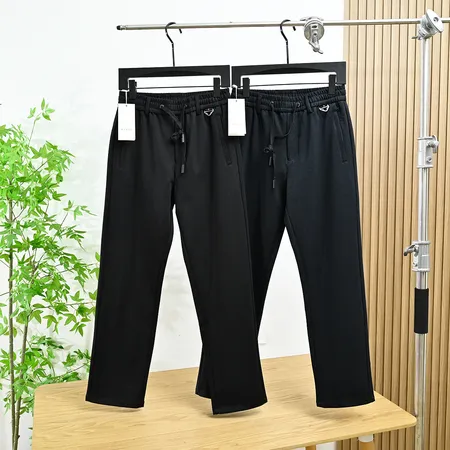 プラダ カジュアルパンツ