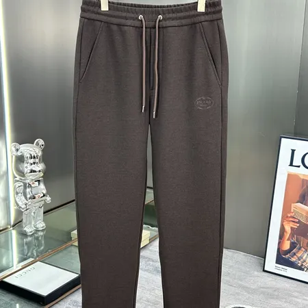 プラダ カジュアルパンツ