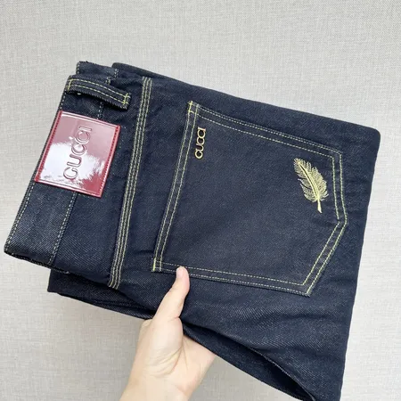 グッチ ジーンズ