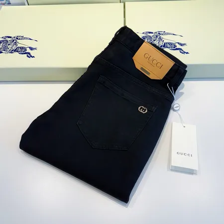 グッチ ジーンズ