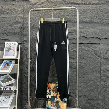 アディダス カジュアルパンツ