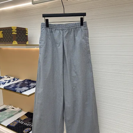 バレンシアガ カジュアルパンツ