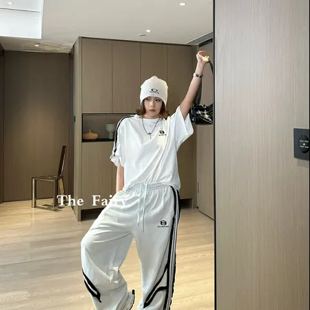 バレンシアガ トレーニングパンツ