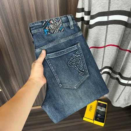 ヴェルサーチ ジーンズ