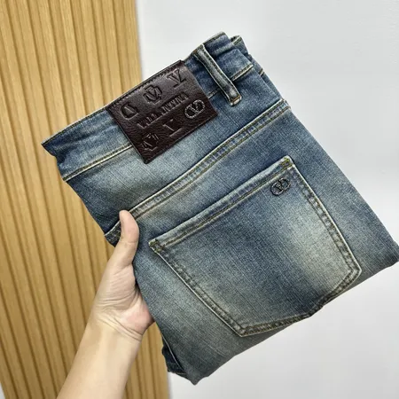 ヴァレンティノ ジーンズ