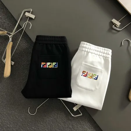 フェンディ カジュアルパンツ