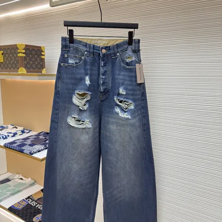 バレンシアガ ジーンズ