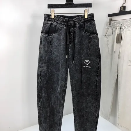 バレンシアガ カジュアルパンツ