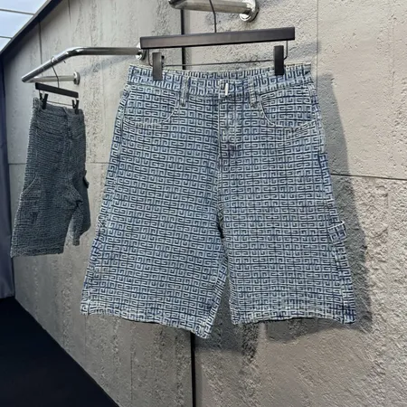 バレンシアガ ショートパンツ