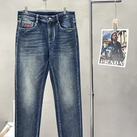 ヴァレンティノ ジーンズ